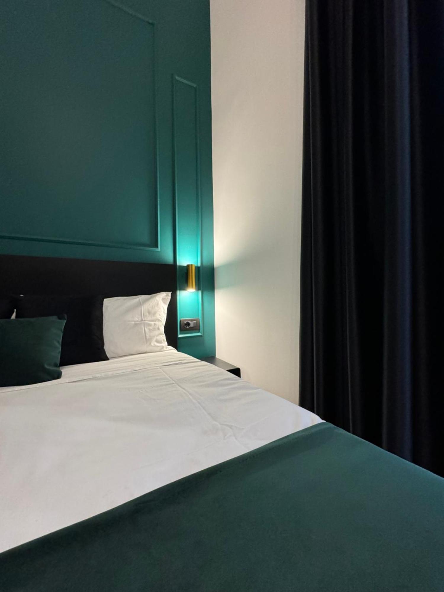 Materdei Emerald Rooms Неаполь Экстерьер фото